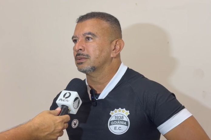 foto do dirigente ecival martins