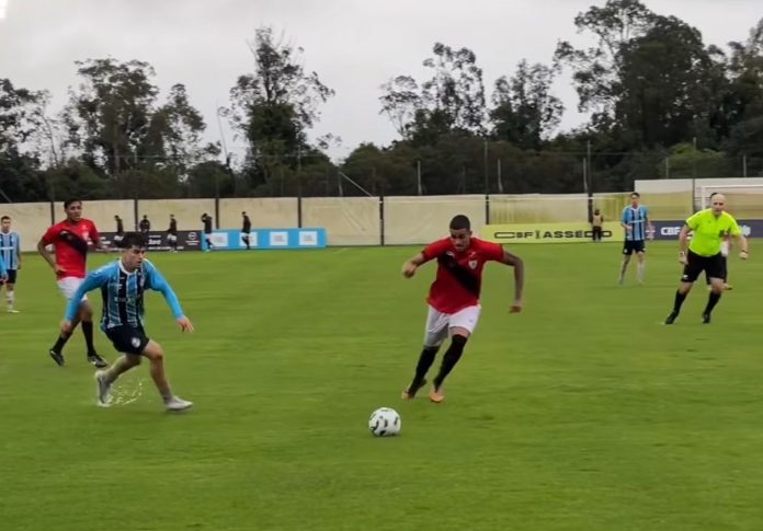 foto da partida entre grêmio e atlético-go pelo brasileirão sub-20