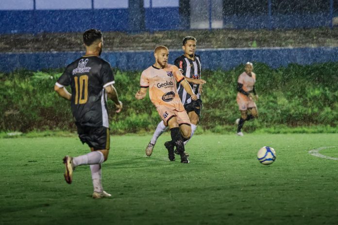 FOTO DO MEIA FERRUGEM, JOGADOR DO ANÁPOLIS FUTEBOL CLUBE
