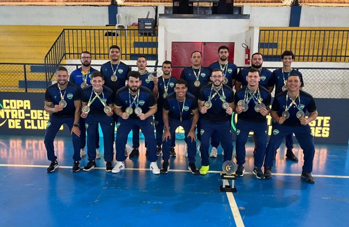 foto da aerv/unirv campeã da copa centro-oeste de handebol