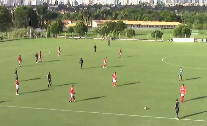 CAPTURA DE TELA DA PARTIDA ENTRE GOIÁS E VILA NOVA PELO GOIANÃO SUB-17