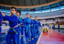 Prefeitura de Anápolis altera datas do cronograma do Bolsa Atleta 2025; Confira foto de karatecas no ginásio internacional newton de faria