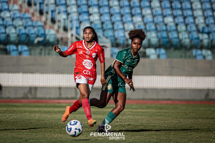 foto da partida entre vila nova e atlético piauiense pela copa do brasil feminina