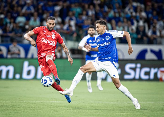 foto da partida entre vila nova e cruzeiro pela copa do brasil 2025