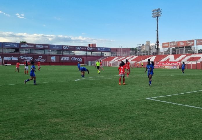foto da partida entre vila nova e rolim de moura pelo brasileirão feminino a3