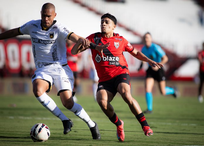 foto da partida entre atlético-go x volta redonda