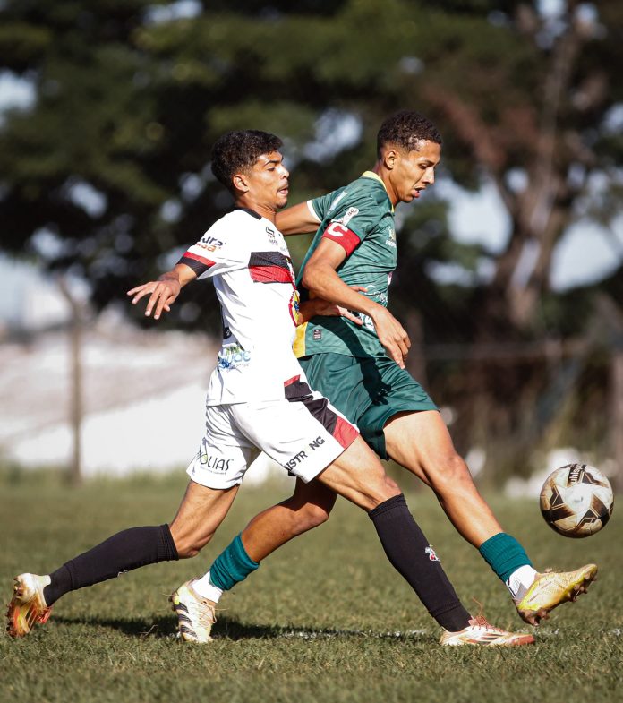 foto da partida entre aparecida e anápolis pelo goianão sub-20 da 2ª divisão