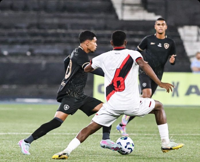 foto da partida entre botafogo x atlético-go pelo sub-20