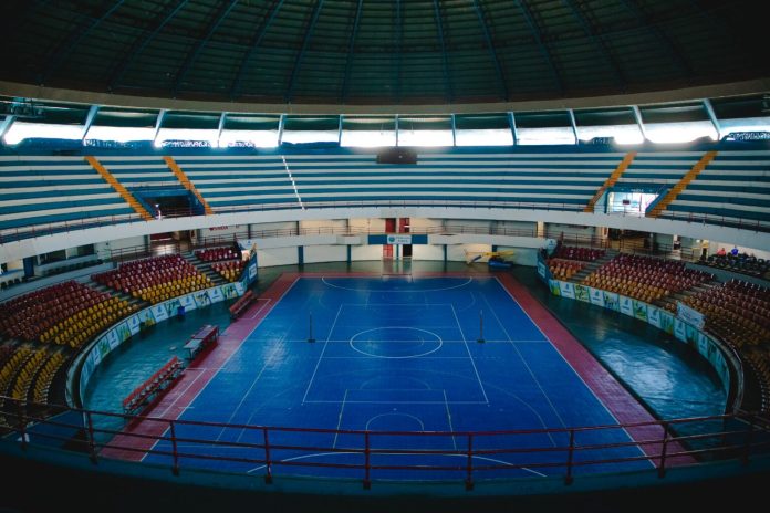 foto do interior do ginásio internacional newton de faria