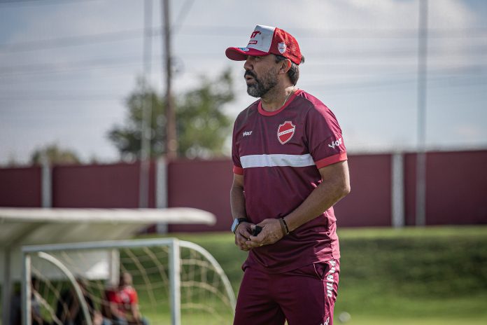 técnico luizinho lopes do vila nova futebol clube