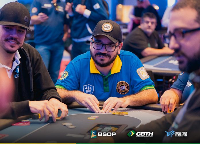 foto de joao bauer durante o campeonato brasileiro de poker por equipes