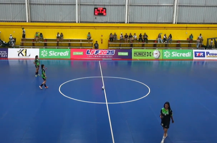 ginásio lazão em rio verde para a partida entre resenhas x adef pela liga feminina de futsal