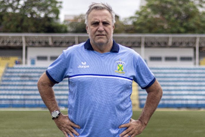 josé oliveira, técnico do américa de morrinhos