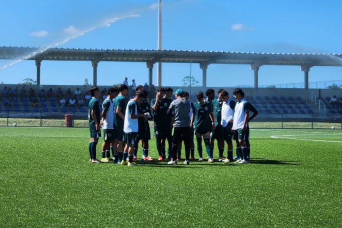 foto do elenco do sub-15 do goiás na copa 2 de julho