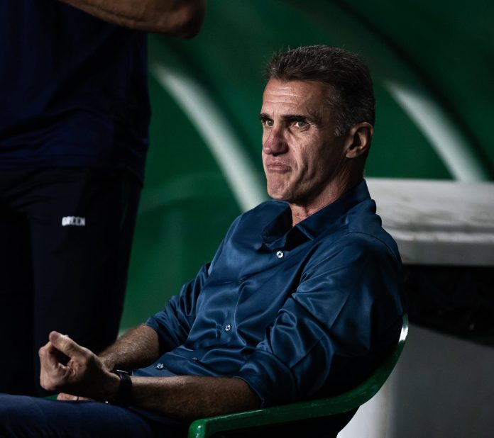 foto do treinador do goiás esporte clube vagner mancini