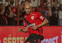 Lateral volta a treinar no Atlético-GO e deve ser novidade no clássico AtleTigre