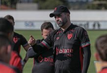 Treinador do Atlético-GO, Rafael Lacerda está invicto em clássicos do futebol goiano