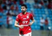 Após não renovarem, atacante e zagueiro se despedem do Vila Nova