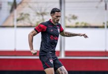 Atacante volta de empréstimo do futebol japonês e será utilizado pelo Atlético-GO em 2026