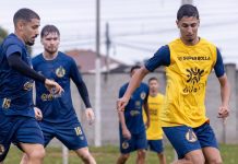 Aparecidense apresenta o elenco para 2026; veja os nomes