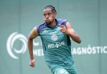 Atacante que está no Coritiba é mais um alvo do Goiás para a temporada 2026