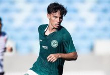 Goiás amplia contrato com volante destaque do Sub-20 até final de 2027