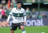 Goiás avança pela contratação de volante que estava no Coritiba