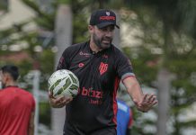 Lacerda elogia elenco do Atlético após vitória na estreia e revela novas contratações acertadas