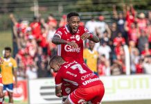 Vila Nova vence o Centro Oeste em Nerópolis e pega a ponta da tabela do Goianão