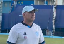 Cléber Gaúcho lamenta goleada para o Goiás e foca em playoffs para vaga na Série D