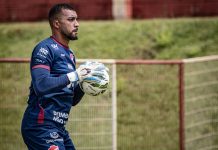 Louzer faz mudança no gol do Vila Nova para o clássico; veja escalação