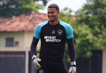 Aparecidense acerta contratação de goleiro ex-Botafogo