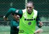 Goiás negocia saída do zagueiro Titi para outro clube da Série B