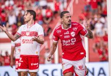 Com um a menos, Vila Nova leva empate do CRB aos 53 do segundo tempo na estreia na Série B
