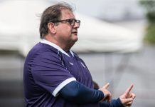 Vila Nova encaminha contratação do técnico Guto Ferreira