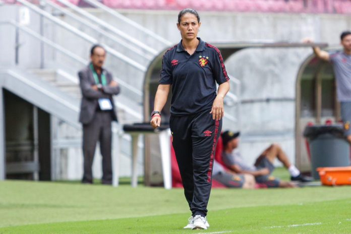 om acessos e títulos pelo Sport, Regiane Santos é a nova treinadora do Planalto