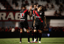 Atlético toma susto, mas vence Avaí e se afasta do Z-4 O Atlético Goianiense venceu o Avaí por 2 a 1, neste domingo (26), no estádio Antônio Accioly, em Goiânia, e ganhou fôlego na tabela.