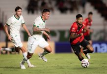 Coutinho erra pênalti, Atlético-GO para em Jandrei e fica no zero com o Juventude