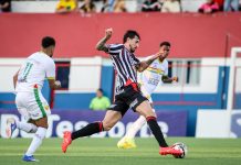 Anápolis leva gol nos acréscimos, perde para o Brusque e segue na lanterna da Série C