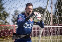 Helton Leite pede foco para Vila não ser surpreendido no clássico: “eles vão vir motivados”