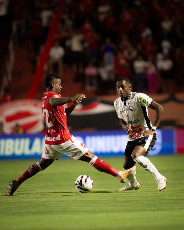 O Vila Nova empatou em 1 a 1 com o Athletic, mesmo após dominar a maior parte do jogo e atuar com um homem a mais no segundo tempo.