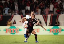 Atlético-GO joga bem, mas falha nos pênaltis e é eliminado da Copa do Brasil Diante de sua torcida, o Atlético-GO pressionou o Athletico-PR durante o segundo tempo inteiro, mas não conseguiu sair do 0 a 0 e foi castigado nos pênaltis.