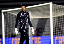 Caos no rival: goleiro da Ponte Preta entra com ação na CBF antes de pegar o Atlético-GO