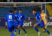 Goiatuba marca no início, vence o Brasiliense e avança na Série D
