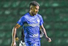 Atlético-GO acerta contratação de volante que estava no Barra-SC