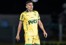 Vila Nova tem acerto com lateral do Mirassol; volante da Chapecoense está no radar