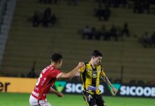 Vila sofre gol nos acréscimos, perde para o Novorizontino e vê vantagem na liderança diminuir