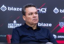 Adson questiona mexidas de Roger Silva e ameniza derrota para o Vila: “sem desespero”