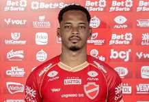 Vila Nova rescinde com atacante contratado na janela do meio do ano Caíque Jesus deixa o Vila