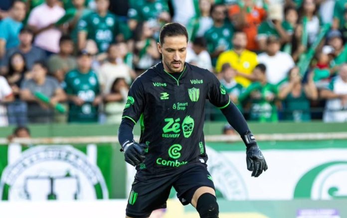 CLERISTON GOLEIRO RIO VERDE FOTO ALESSANDRO RIO VERDE